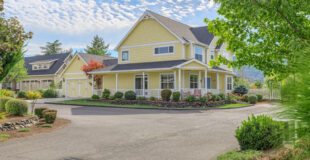 809 Buck Point Street, Central Point